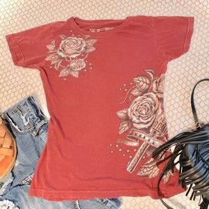 Very Soft Lightweight Fitted T-Shirt Featuring Pretty Roses, and Revolvers
